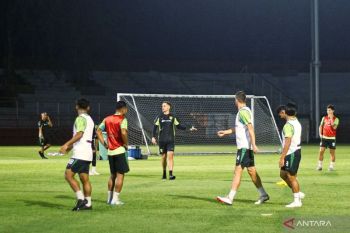 Munster coba rotasi pemain dan ganti strategi saat hadapi PSM Makassar