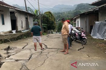 Bupati Bogor sebut andil Sentul City relokasi korban bencana tanah bergerak