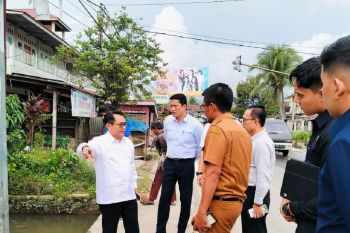 Bupati Padang Pariaman instruksikan jajaran koordinasi BPJN atasi banjirjalan nasional