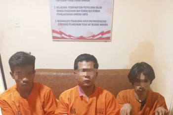 Berusaha kabur, tiga pengedar sabu di Kampar akhirnya diringkus