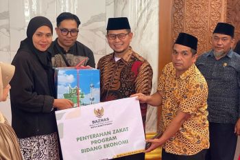 Baznas Bukittinggi salurkan zakat Rp 196 juta untuk 296 Mustahik