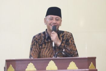 Walkot dan Wawalkot Tegal tarhim bersama warga Kelurahan Pekauman