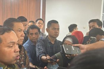 Gubernur Riau Abdul Wahid berupaya tekan angka putus sekolah