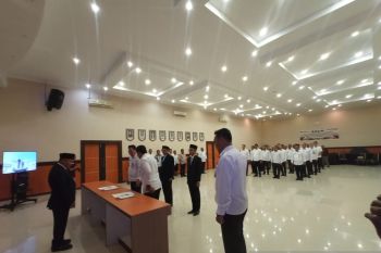 Kakanwil Ditjen Imigrasi Papua melantik dua pejabat administrator