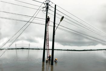 PLN imbau masyarakat waspada  potensi cuaca ekstrem