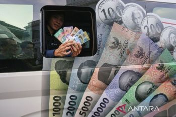 Rupiah melemah dipengaruhi ketetapan kebijakan tarif AS terhadap China