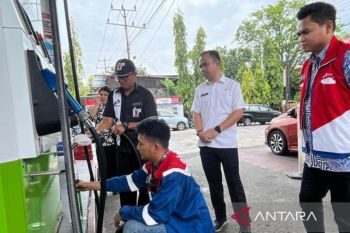 Pertamina dan Pemkot Bitung lakukan pengambilan sampel BBM