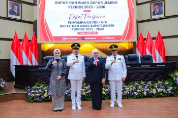 Gubernur minta Bupati Jember sukseskan MBG untuk tekan kemiskinan