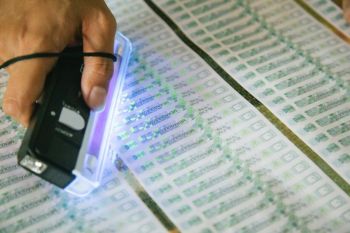 Bea Cukai dan Peruri rilis desain baru pita cukai tahun 2025