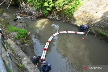 BHA kerjasama Sungai Watch pasang jaring sampah lindungi sungai di Badung