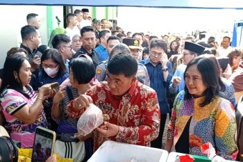 Pemprov Sulut salurkan 37.500 kg beras gratis untuk  masyarakat miskin