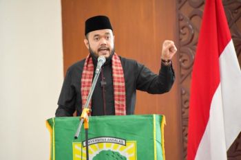 Wako Padang Fadly Amran jadi pembicara dalam kuliah umum Dies Nataliske-43 Fakultas Ilmu Budaya Unand