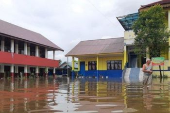 17 sekolah di Pekanbaru diliburkan karena terdampak banjir