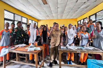 Bupati Mabar meminta siswa melapor jika menemukan MBG tidak layak
