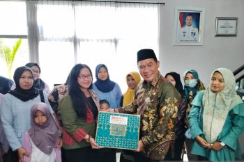 Anggota Komisi VII DPR kunjungi keluarga korban KRI Nanggala