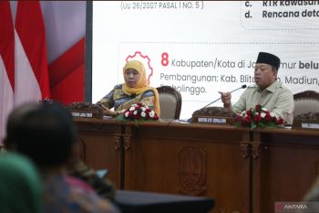 Menteri Nusron bahas kebijakan tata ruang dengan Gubernur Jatim