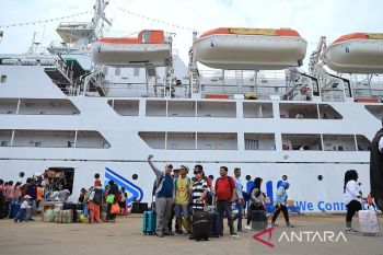 Ekonomi kemarin, Pelni siap angkut penumpang mudik gratis hingga KUR