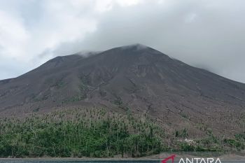 Badan Geologi catat 16 kali gempa vulkanik dalam Gunung Ruang Sitaro