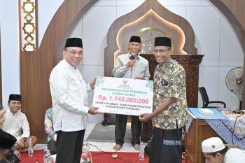 Wawako Maigus Nasir dampingi Gubernur Sumbar kunjungi Masjid Al Madaniy Air Tawar Barat