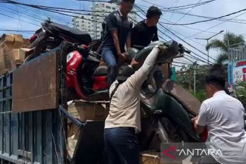 Kemarin, Penemuan dua jasad dalam toren hingga penangkapan sopir truk