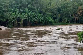 Pemkab OKU Timur prioritas  perbaikan jembatan putus akibat banjir