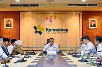 Menkop bahas Kopdes Merah Putih dengan asosiasi pemerintah desa