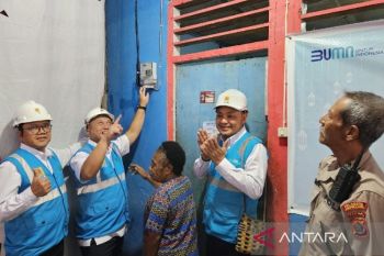 PT PLN beri sambungan gratis 96 rumah keluarga kurang mampu di Papua