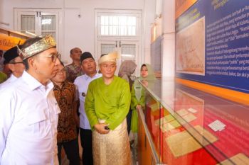 Menteri Kebudayaan Fadli Zon kunjungi Museum Sultan Sulaiman Badrul Alamsyah