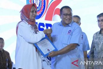 KSPSI beri penghargaan kepada enam tokoh pejuang buruh