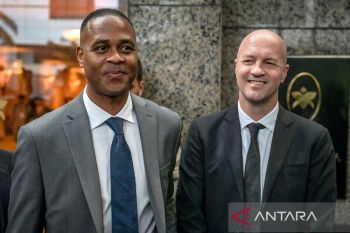 Profil "tim enam" yang bantu Kluivert dalam timnas