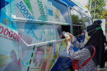 Layanan penukaran uang baru saat Ramadhan di kawasan Tapal Kuda