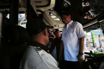 Menhub tinjau Terminal Rajabasa  pastikan mudik aman