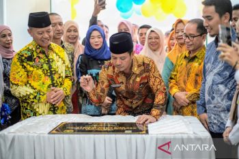 Bupati Bambang Firdaus resmikan gedung baru NICU-PICU di RSUD Dompu