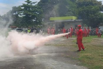 Tingkatkan keamanan jelang Idul Fitri, Pertamina latih damkar seluruh SPBU di DIY