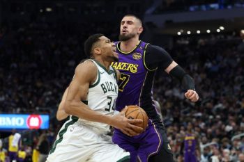 Bucks hentikan tren negatif, tumbangkan Lakers 126-106