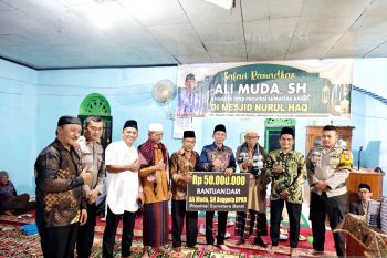 Safari Ramadhan di Binjai, Ali Muda salurkan bantuan pembangunan masjid Rp50 juta