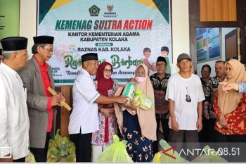 Baznas Kolaka bagikan paket sembako Ramadhan