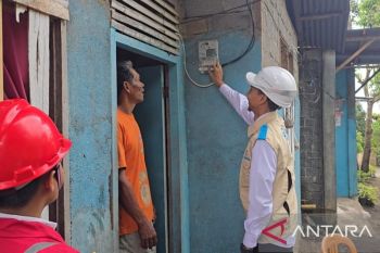 PLN Suluttenggo sambung listrik gratis bagi 140 warga  prasejahtera
