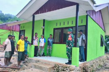 Satgas TMMD Kodim 1708 Biak pastikan 10 rumah dibangun sesuai standar