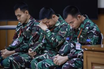 Kriminal kemarin, pleidoi penembak bos rental hingga pungli polisi 