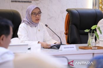 MenPANRB sebut pimpinan K/L/pemda yang rekrut honorer diberi sanksi