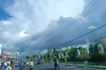 BMKG perkirakan tiga hari ke depan  Sulut berpotensi cuaca ekstrem