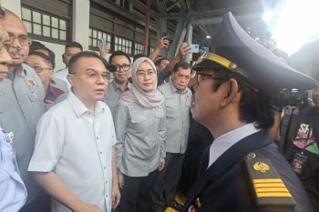 Pimpinan DPR-Komisi VI sidak mudik ke Stasiun Pasar Senen