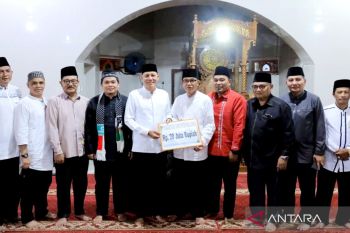 Bupati Pasaman salurkan bantuan Rp20 pembangunan Masjid Raya Alahan Mati