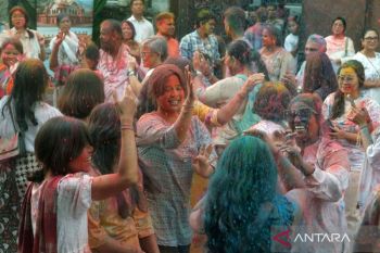 Balinese and Indians Celebrate Holi Festival in Denpasar