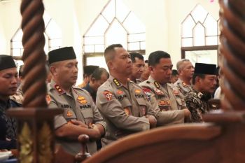 Polda Kepri dan jajaran Shalat Ghaib doakan tiga personel gugur di Lampung
