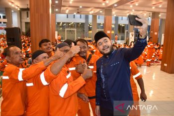 Wali Kota Fadly Amran jamu pasukan orange berbuka bersama