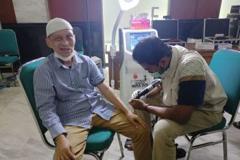 Seratusan warga ikut hapus tato gratis di Jakarta Timur