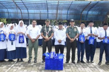 Kodim HST Kalsel salurkan paket MBG bagi 979 siswa MTsN 2