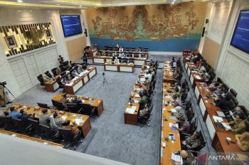 Komisi VII DPR rapat dengan Menteri UMKM dan sejumlah bank bahas KUR